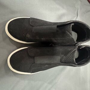 Madden Girl Black High-Top Sneakers/boots EUC size 6